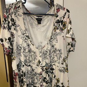 Torrid Super Soft Knits Floral V-Neck Short Sleeve Top sz2
